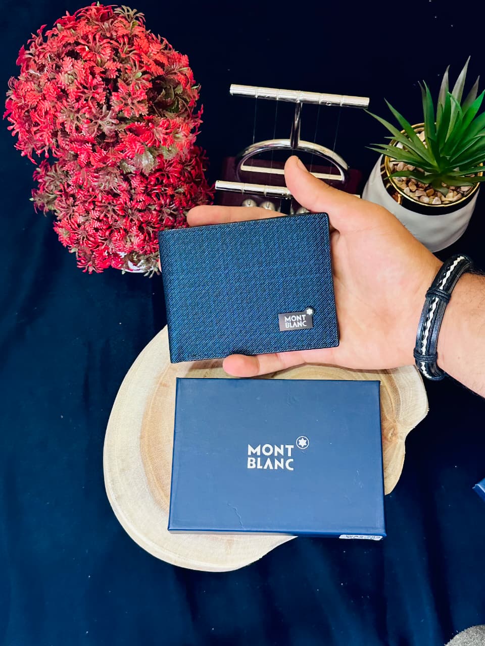 Urban Navy Linen-Texture Wallet – Azure Canvas Edition