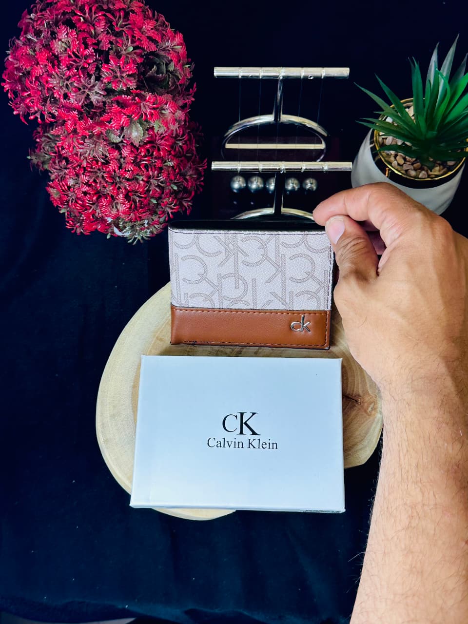 C.K Signature Contrast Wallet – CK Monogram
